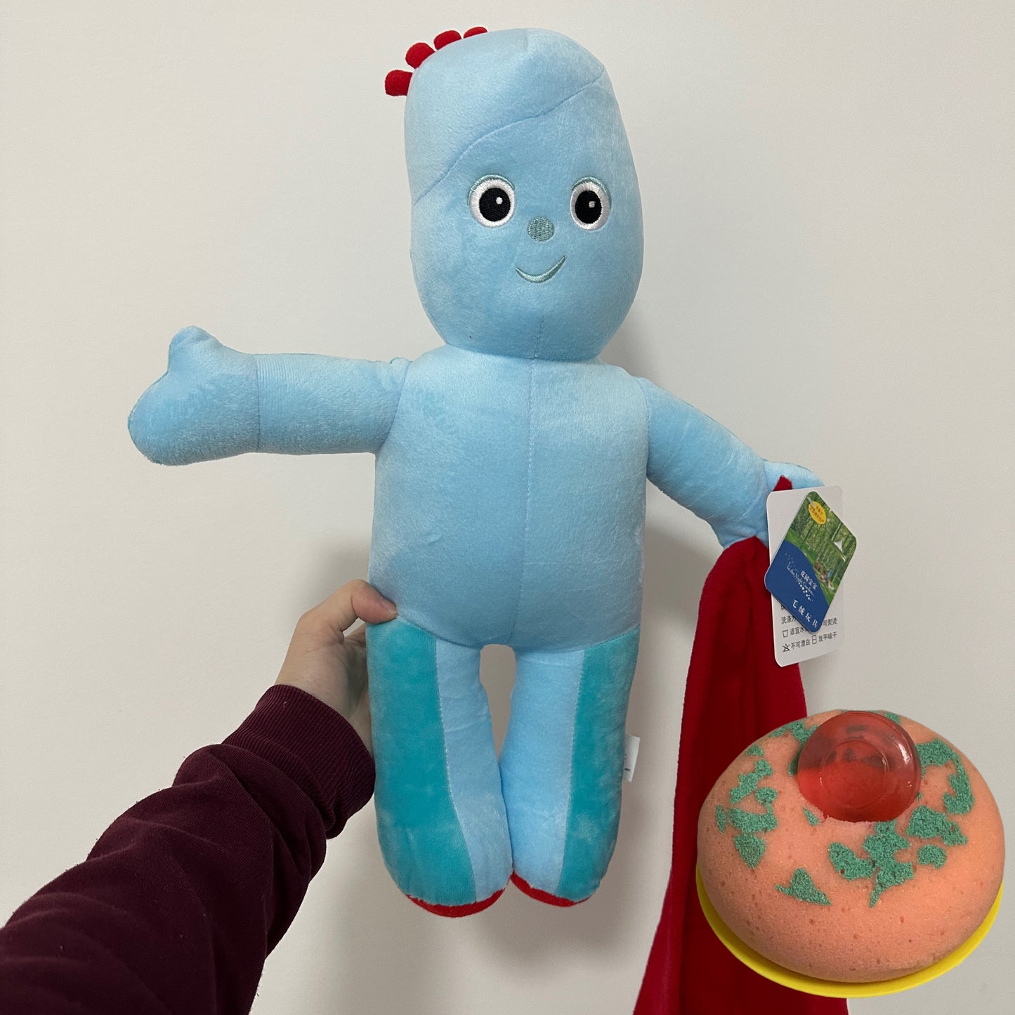 Igglepiggle plush toy and makkapakka sponge