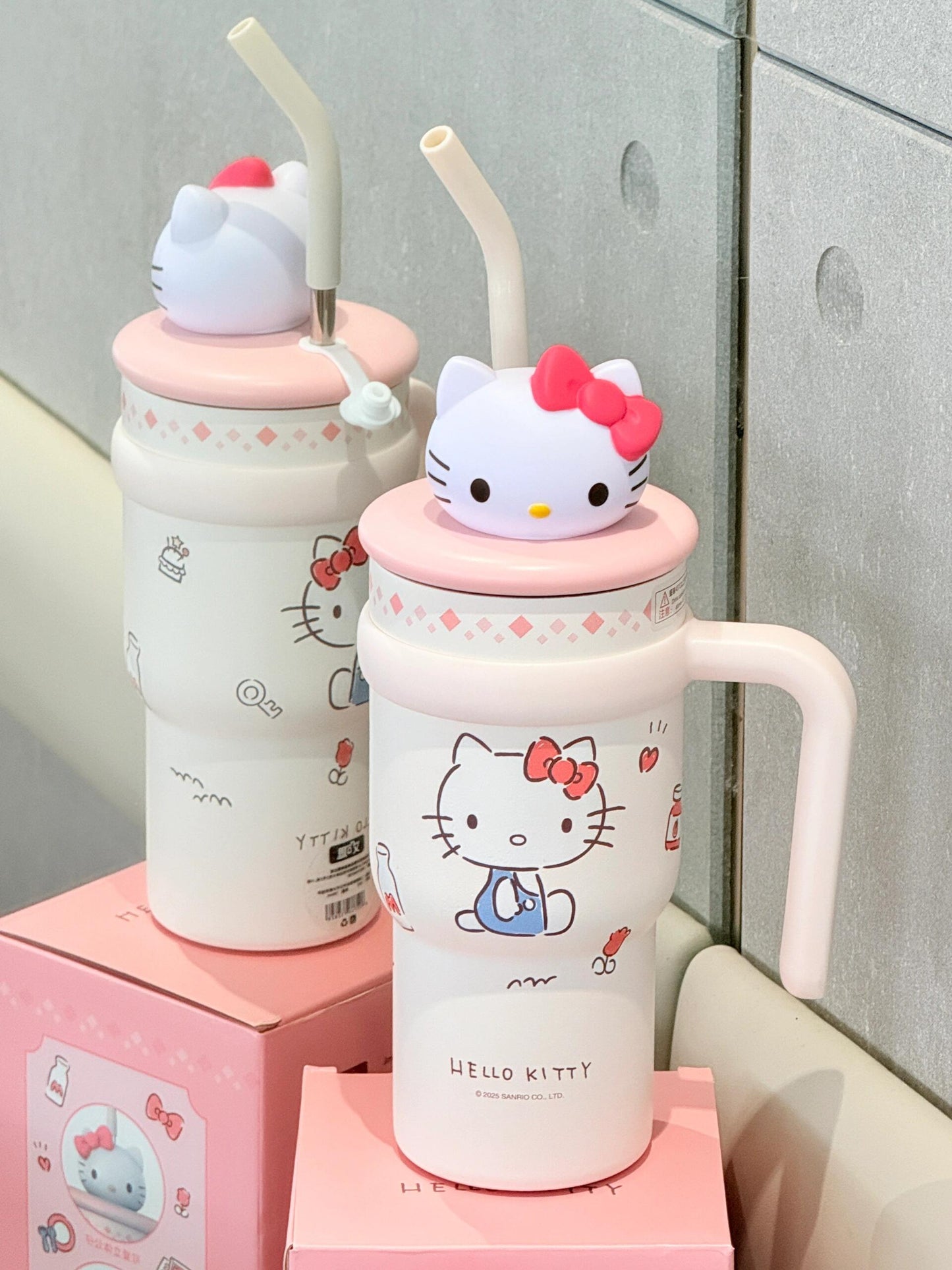Hellokitty 700ml Tumbler with Handle Stainless Steel Insulated Cup with Lid & Straw Water Bottle Cupholder Friendly Women Travel Mug
