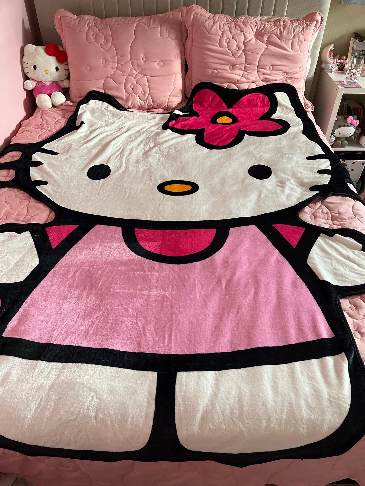 Hellokitty Shape Blanket Flannel Throw Blanket Cute Blanket Lightweight Super Soft Cozy for Bed Kids Adult Gift - kikigoods