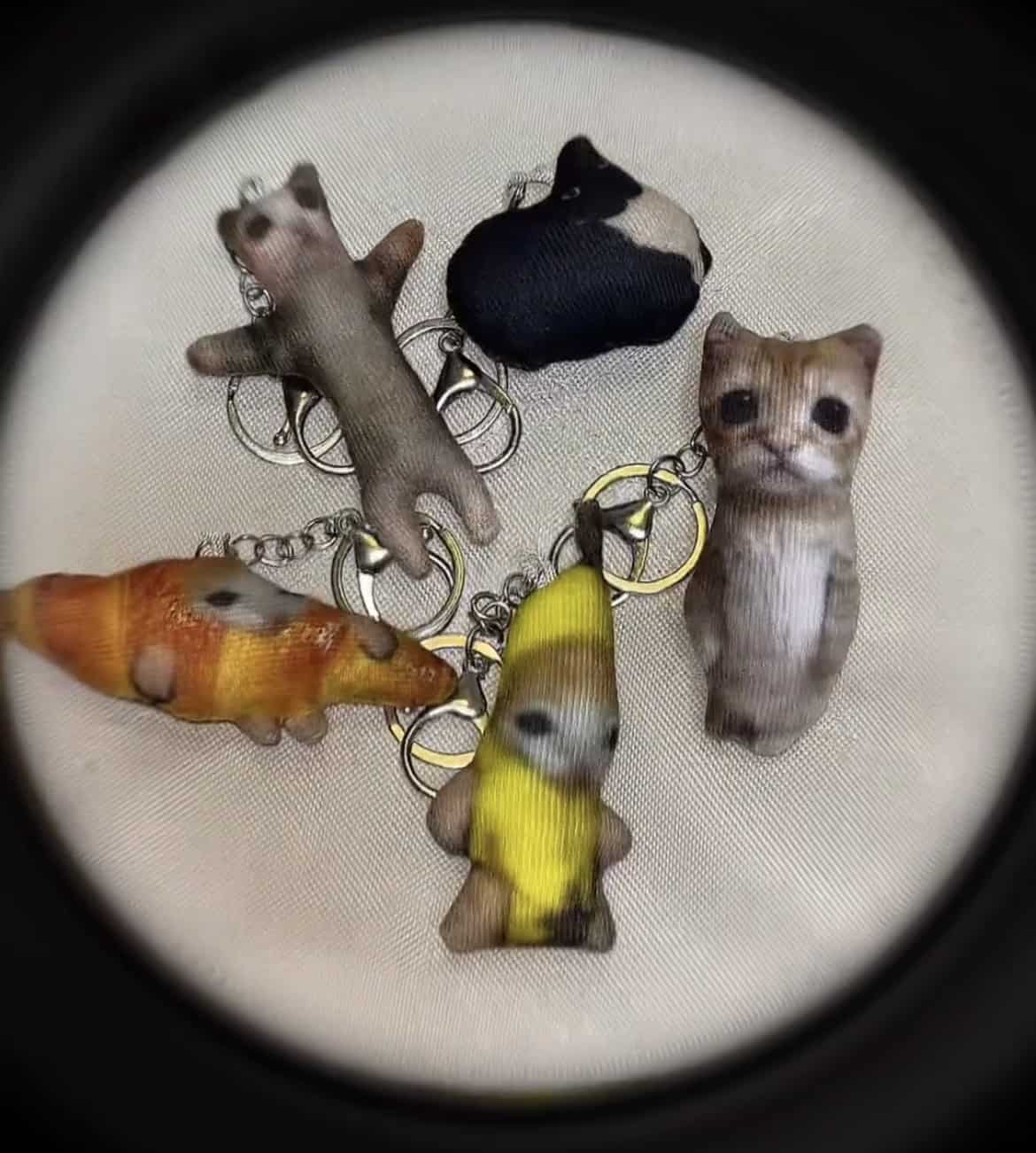 Cry Banana Cat Keychain Happy Banana Cat Keychain el gato keychain - kikigoods